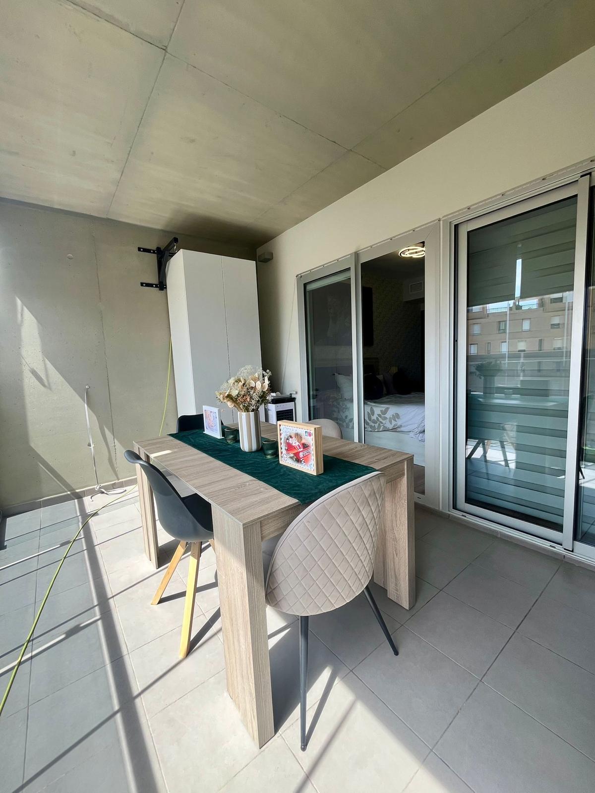 Spacious two-bedroom apartment in Calpe, close to the beach.