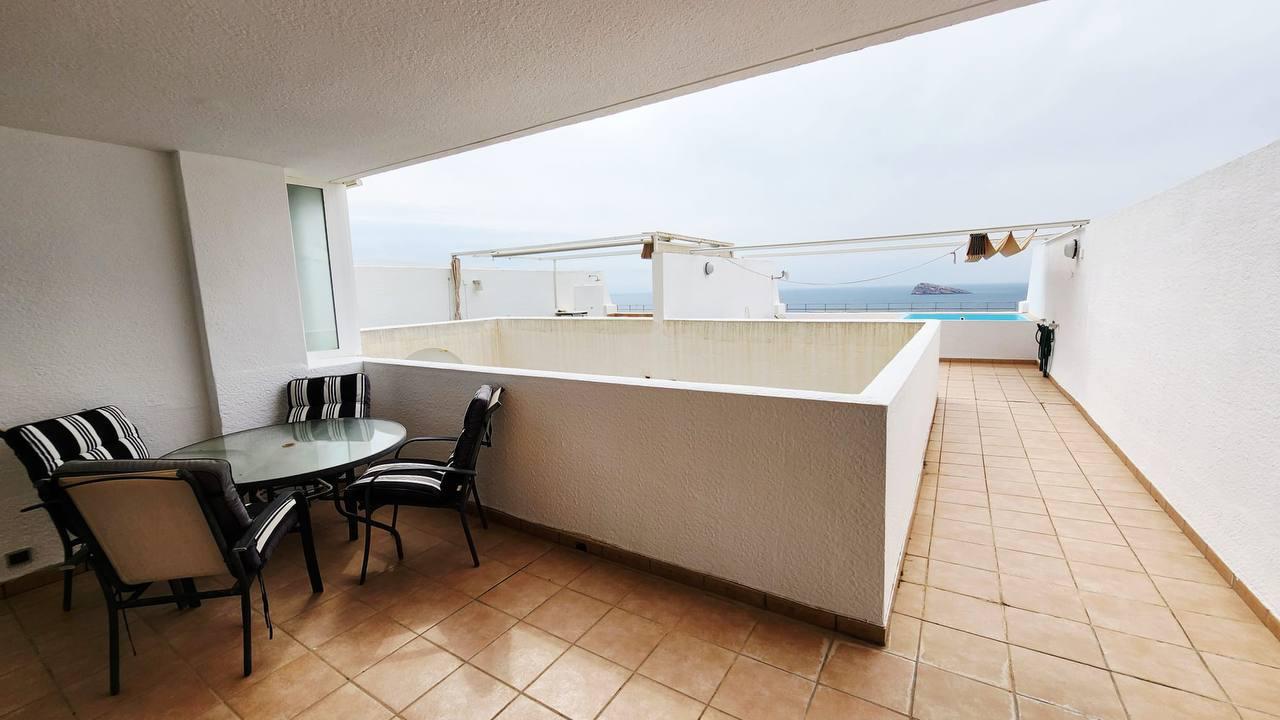 Apartment in Benidorm, with a terrace offering scenic views of the sea.