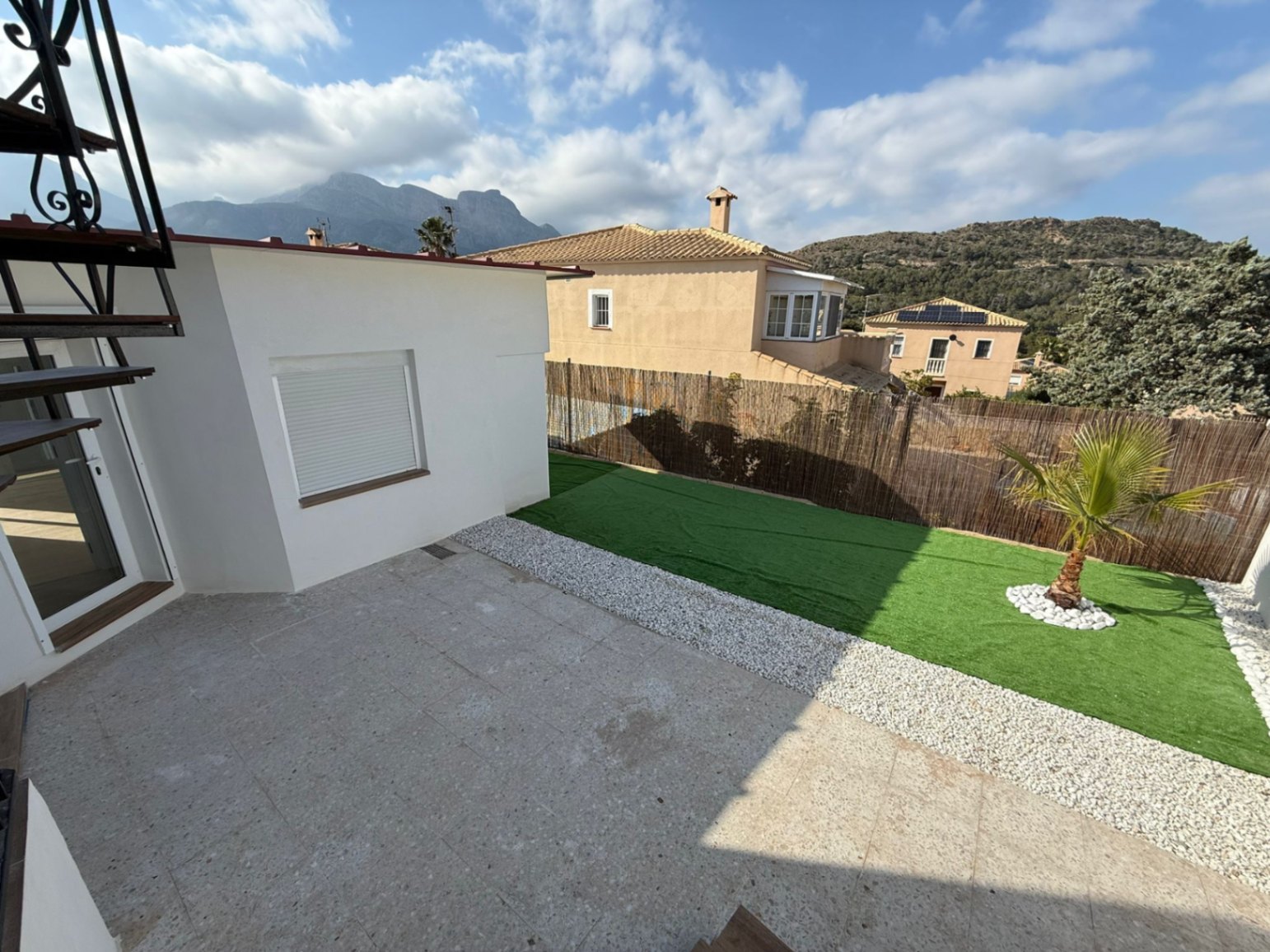 Fully renovated house in the La Nucia urbanization Nucia Park