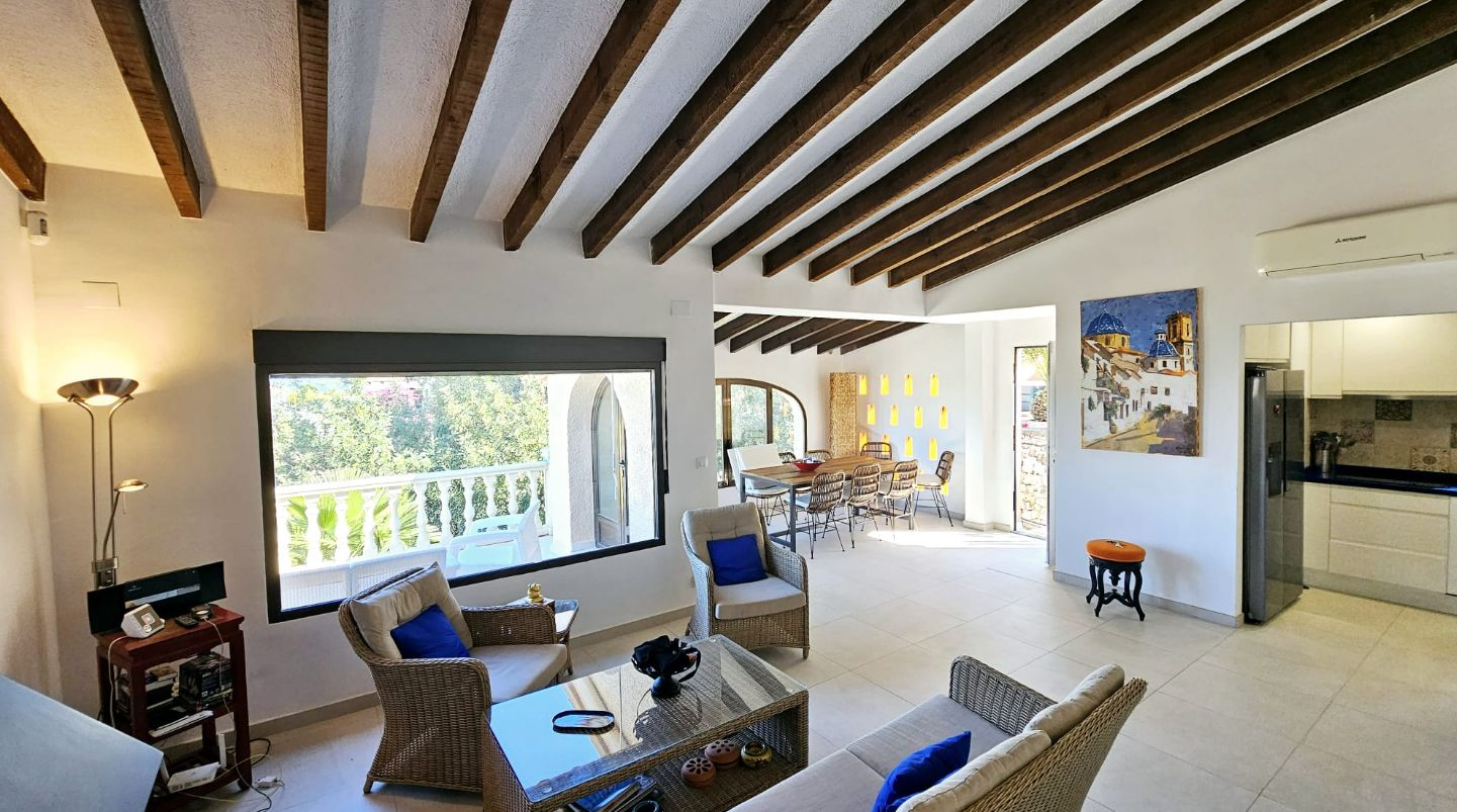CHALET WITH BEAUTIFUL SEA VIEWS IN CALPE