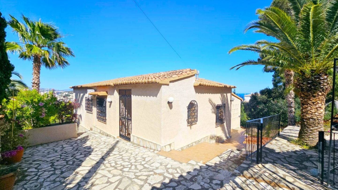 CHALET WITH BEAUTIFUL SEA VIEWS IN CALPE