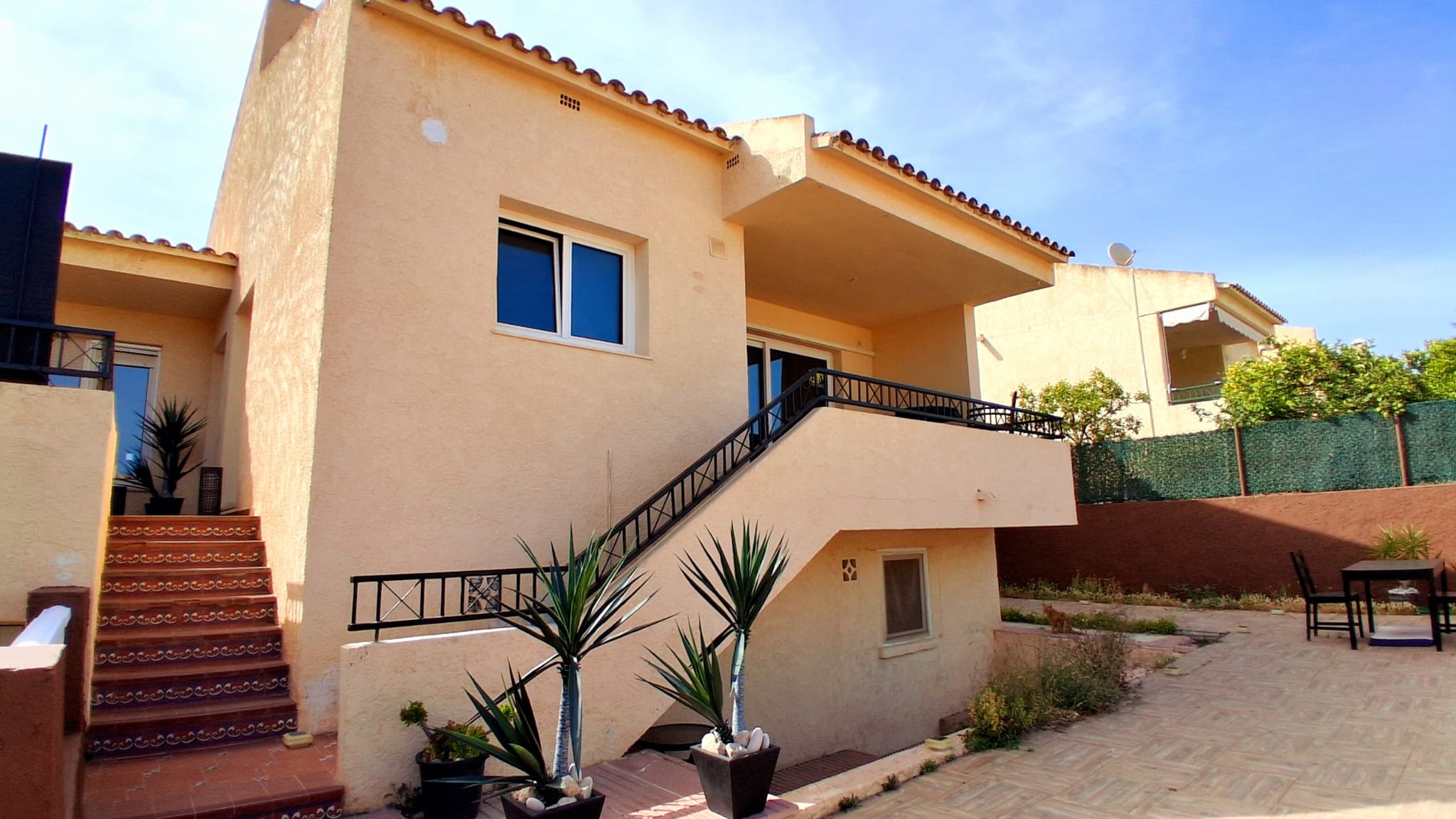 A spacious family house that is functionally divided into two apartments.