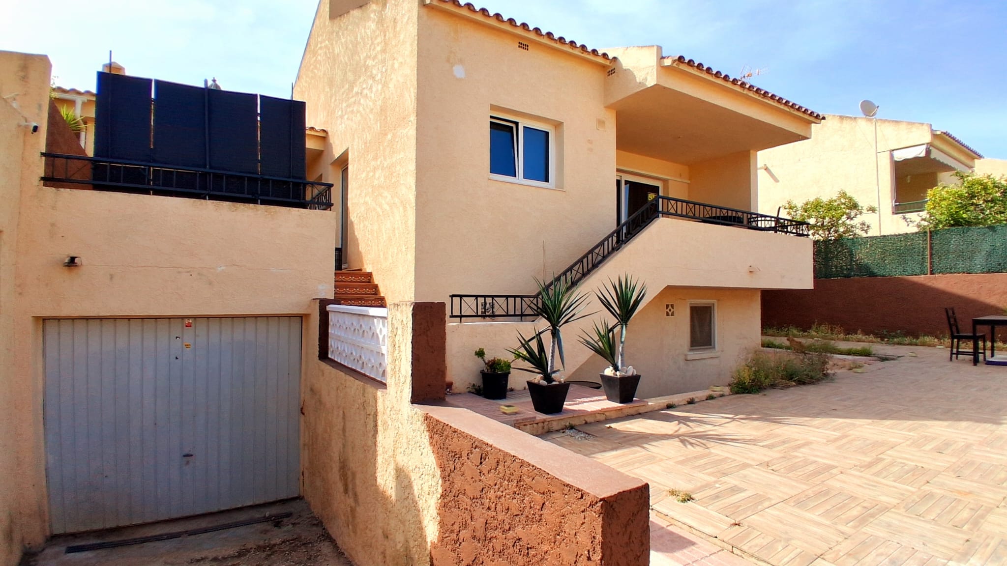 A spacious family house that is functionally divided into two apartments.