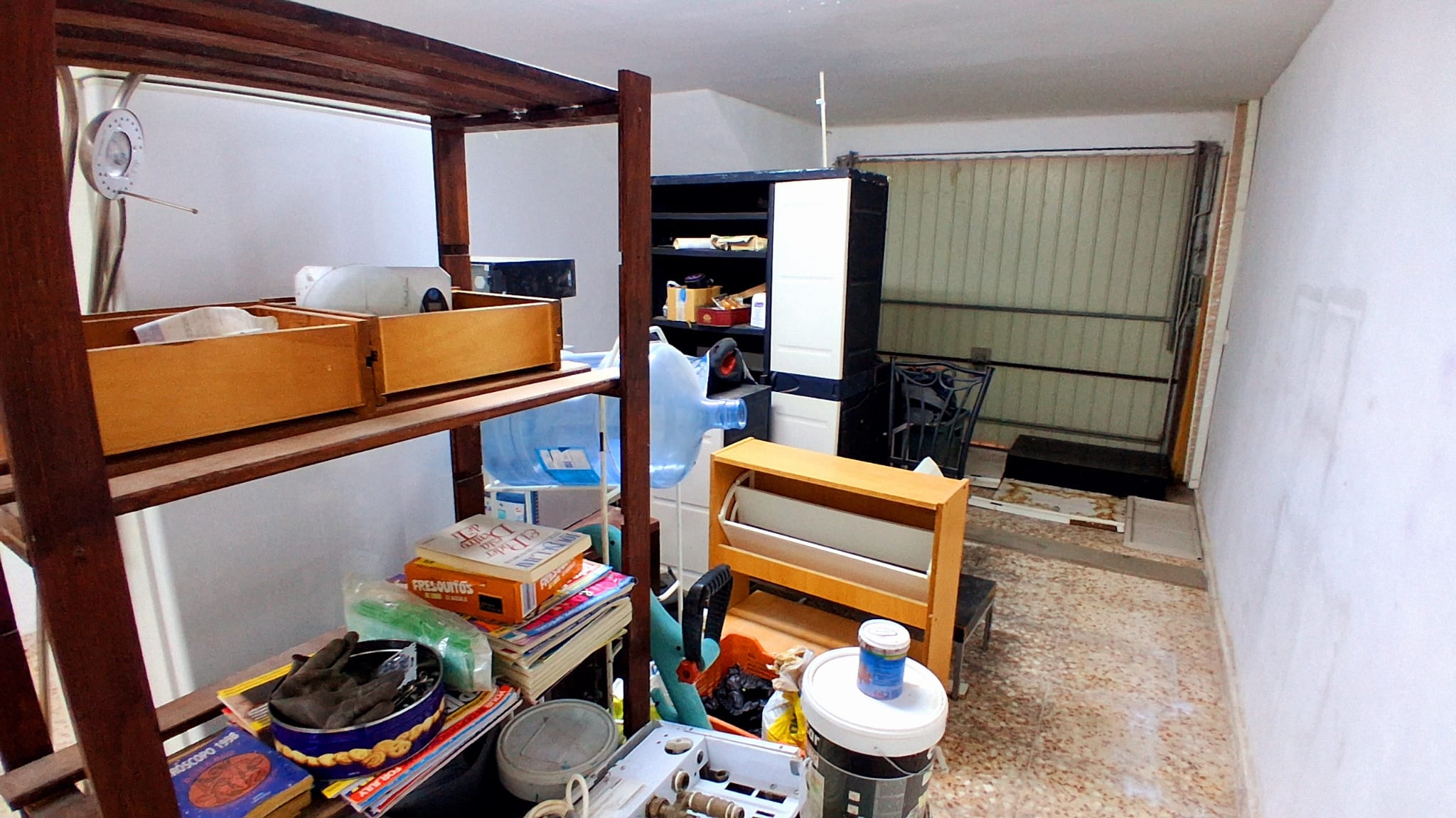 A spacious family house that is functionally divided into two apartments.