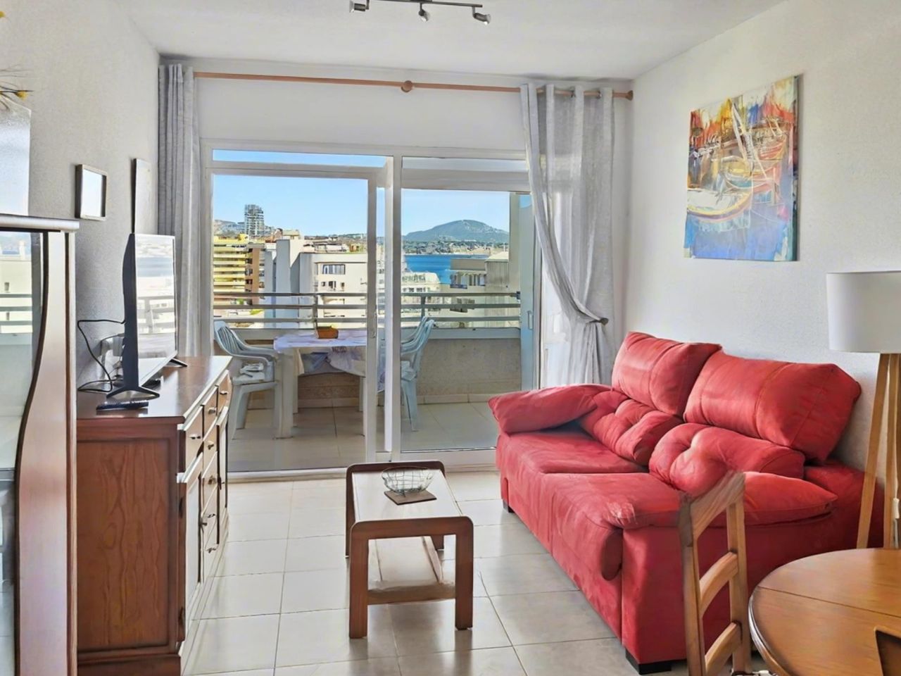 APARTMENT WITH BEAUTIFUL VIEWS AND PARKING