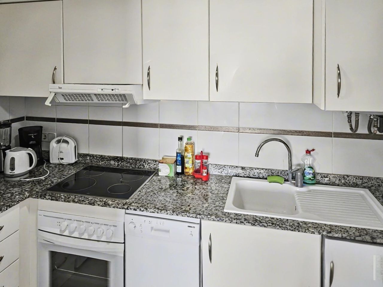 APARTMENT WITH BEAUTIFUL VIEWS AND PARKING