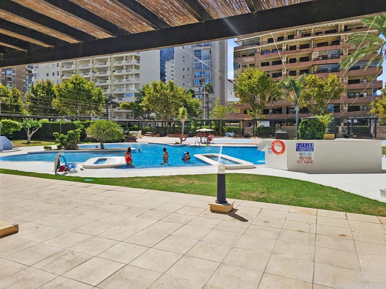 APARTMENT WITH BEAUTIFUL VIEWS AND PARKING