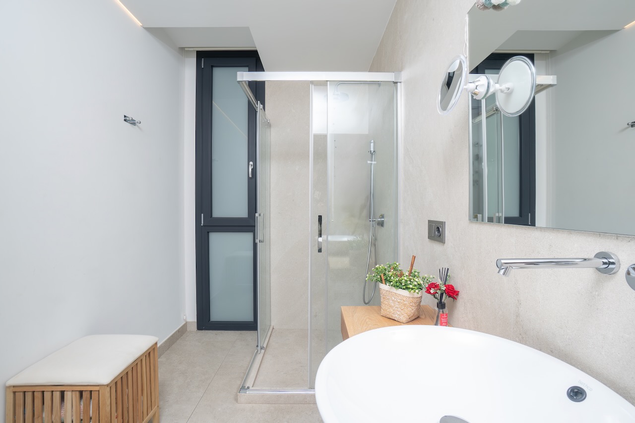 Fantastic modern luxury villa close to center Albir