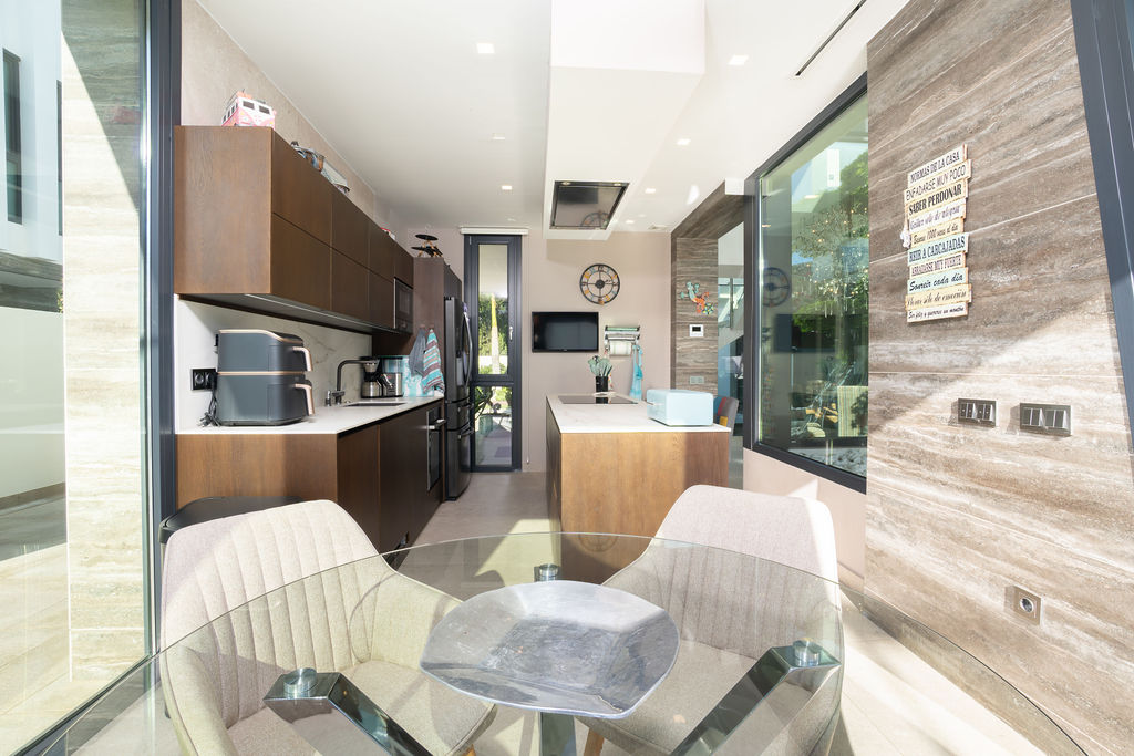 Fantastic modern luxury villa close to center Albir