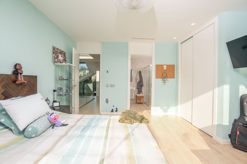 Fantastic modern luxury villa close to center Albir