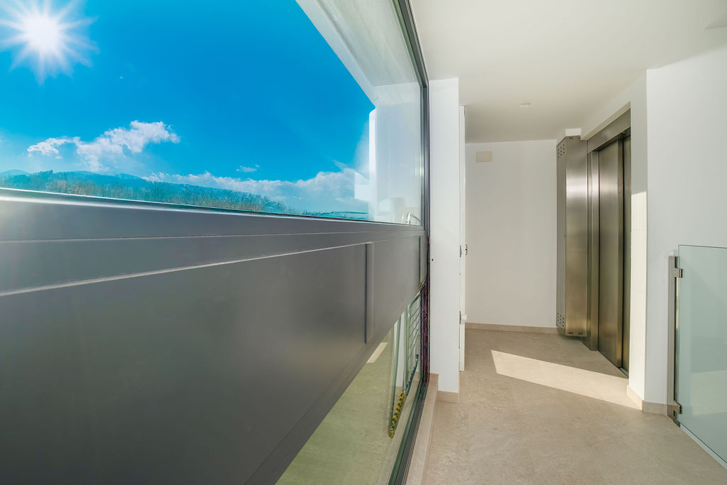 Fantastic modern luxury villa close to center Albir