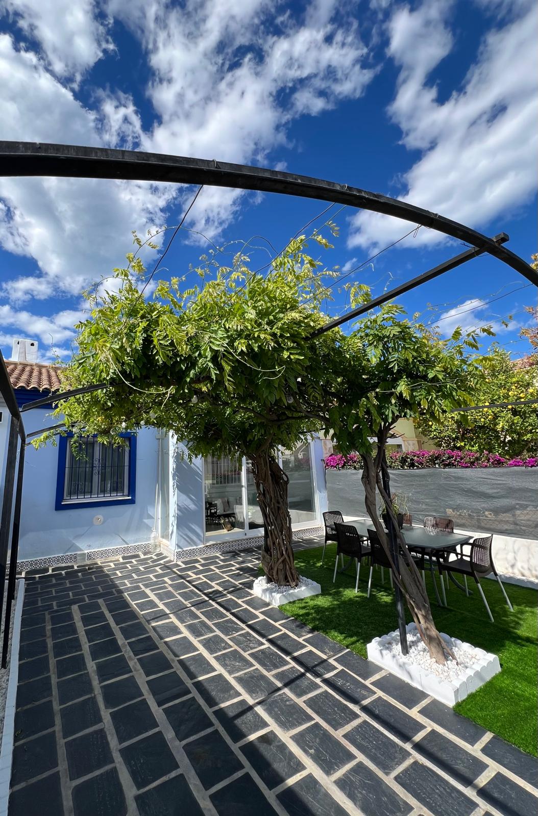 Semi-detached house in El Verger with a tourist license, near the beach.