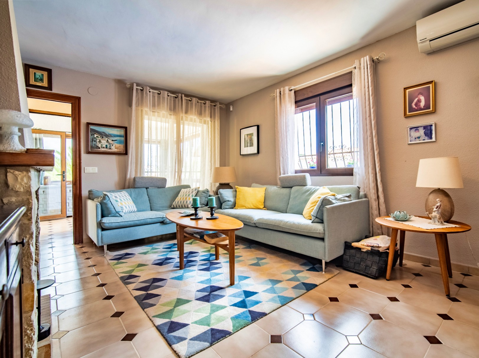 Detached house with a spacious plot next to the town of Altea.
