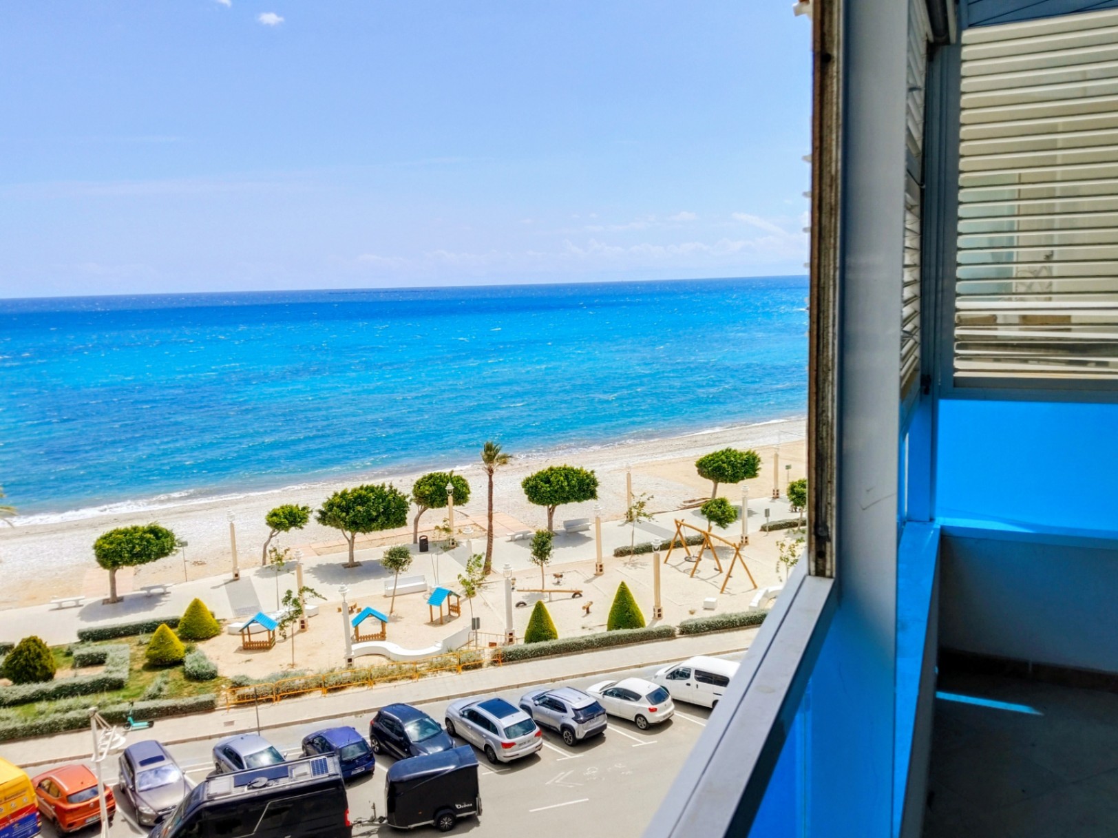 Three-bedroom apartment in the first line in Altea
