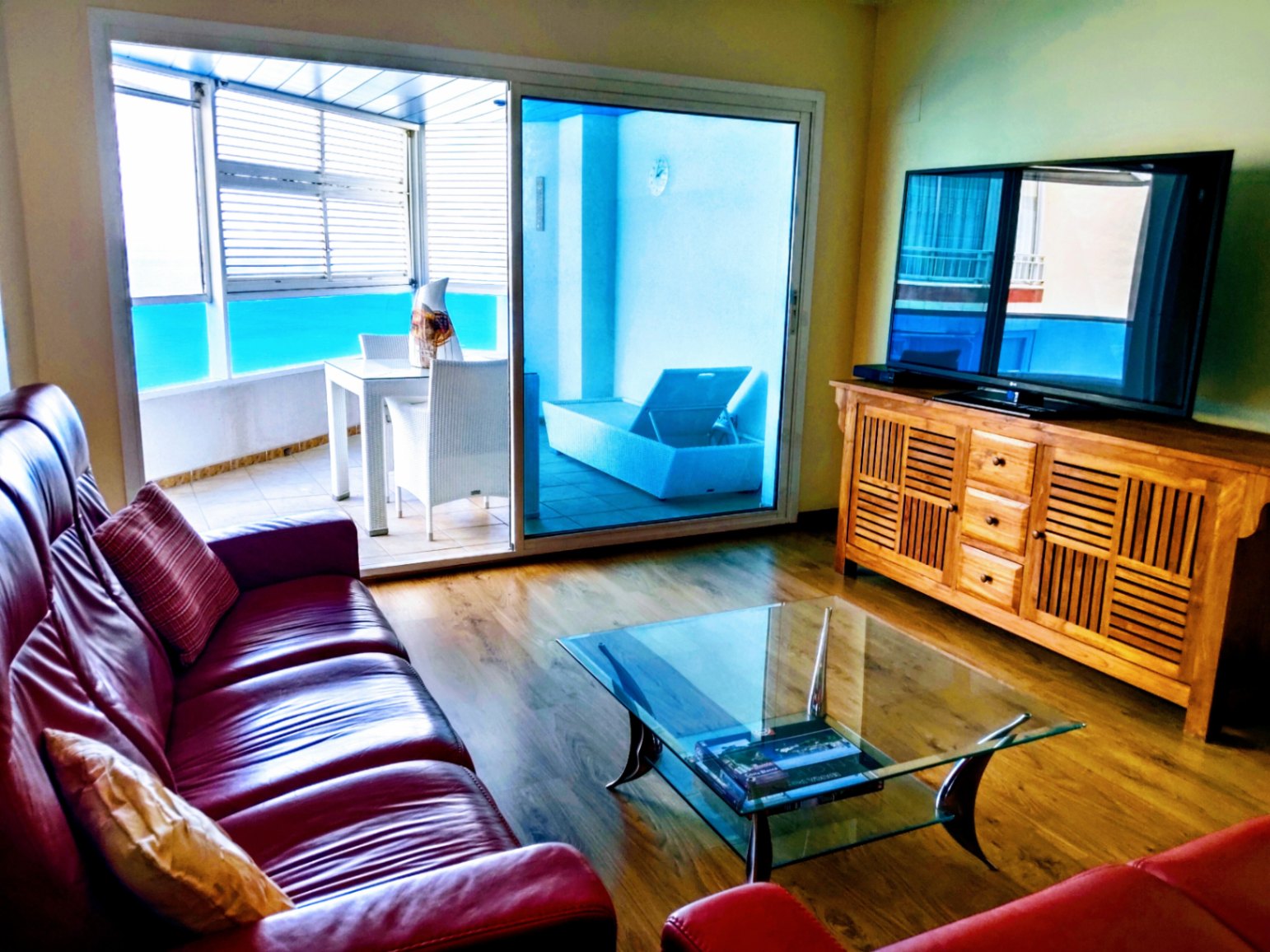 Three-bedroom apartment in the first line in Altea