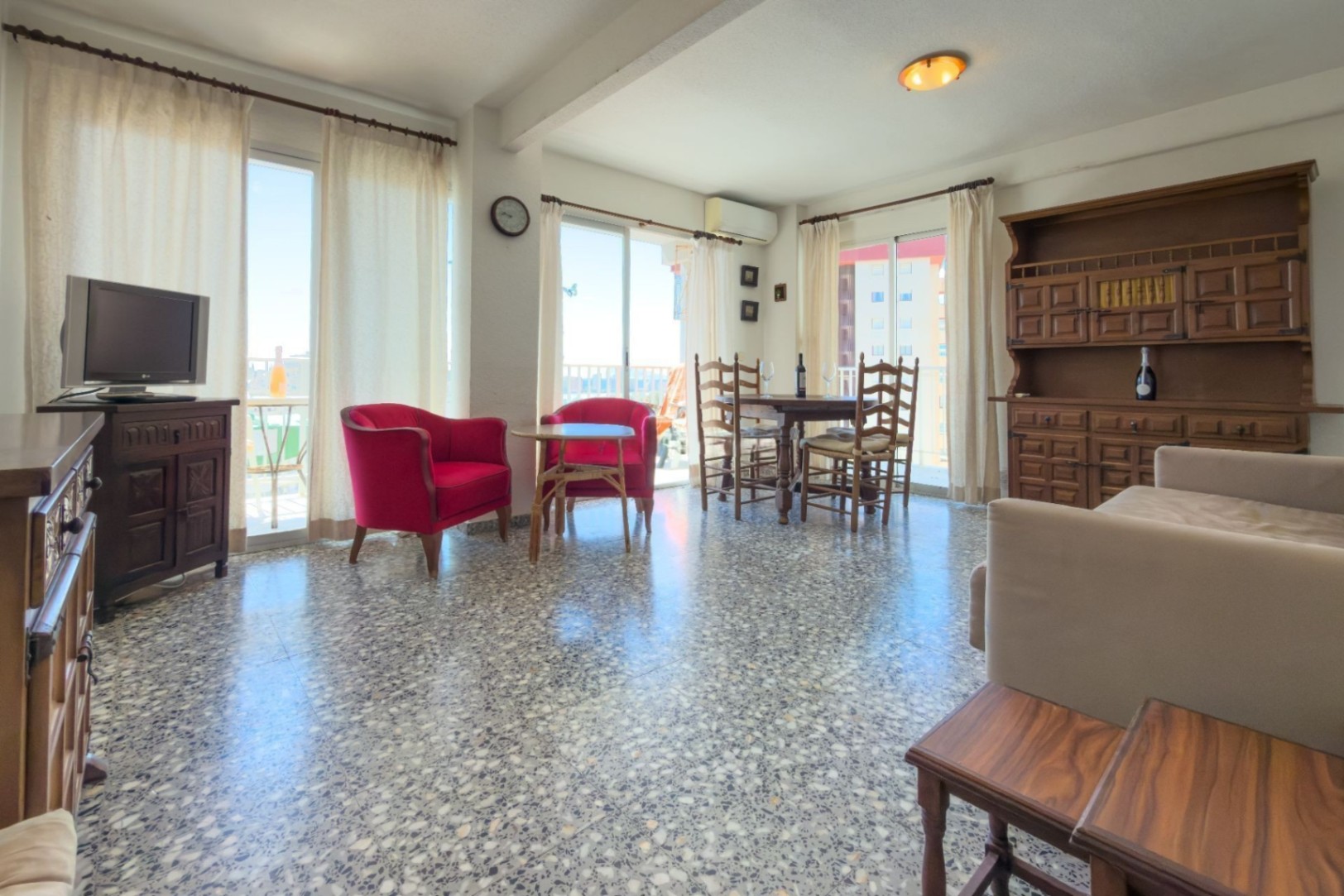 APARTMENT NEAR THE SEA WITH AMAZING VIEWS