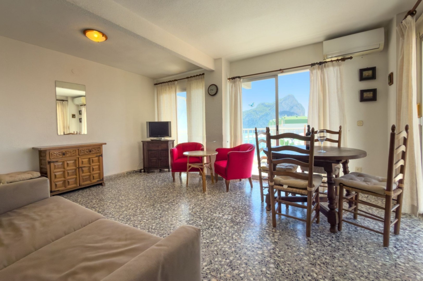 APARTMENT NEAR THE SEA WITH AMAZING VIEWS