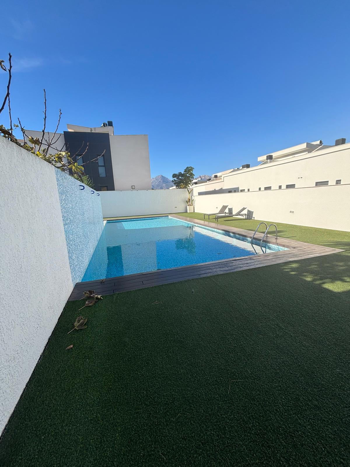 Fantastic modern spacious corner house close to the center of Albir