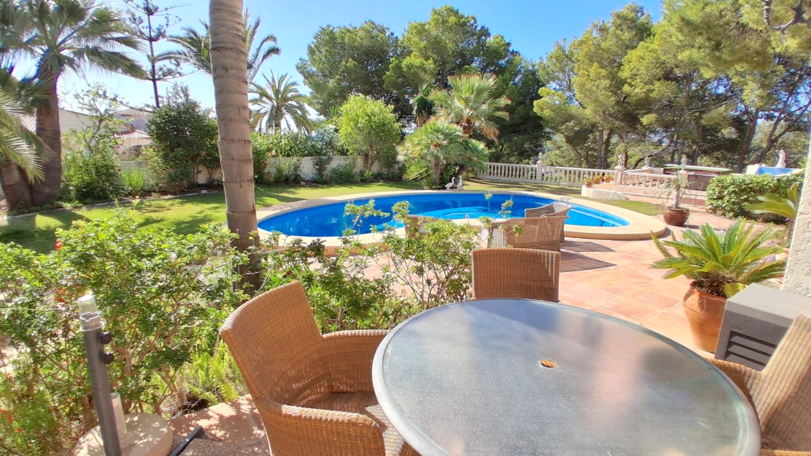 Impressive Villa with 360° panoramic views!