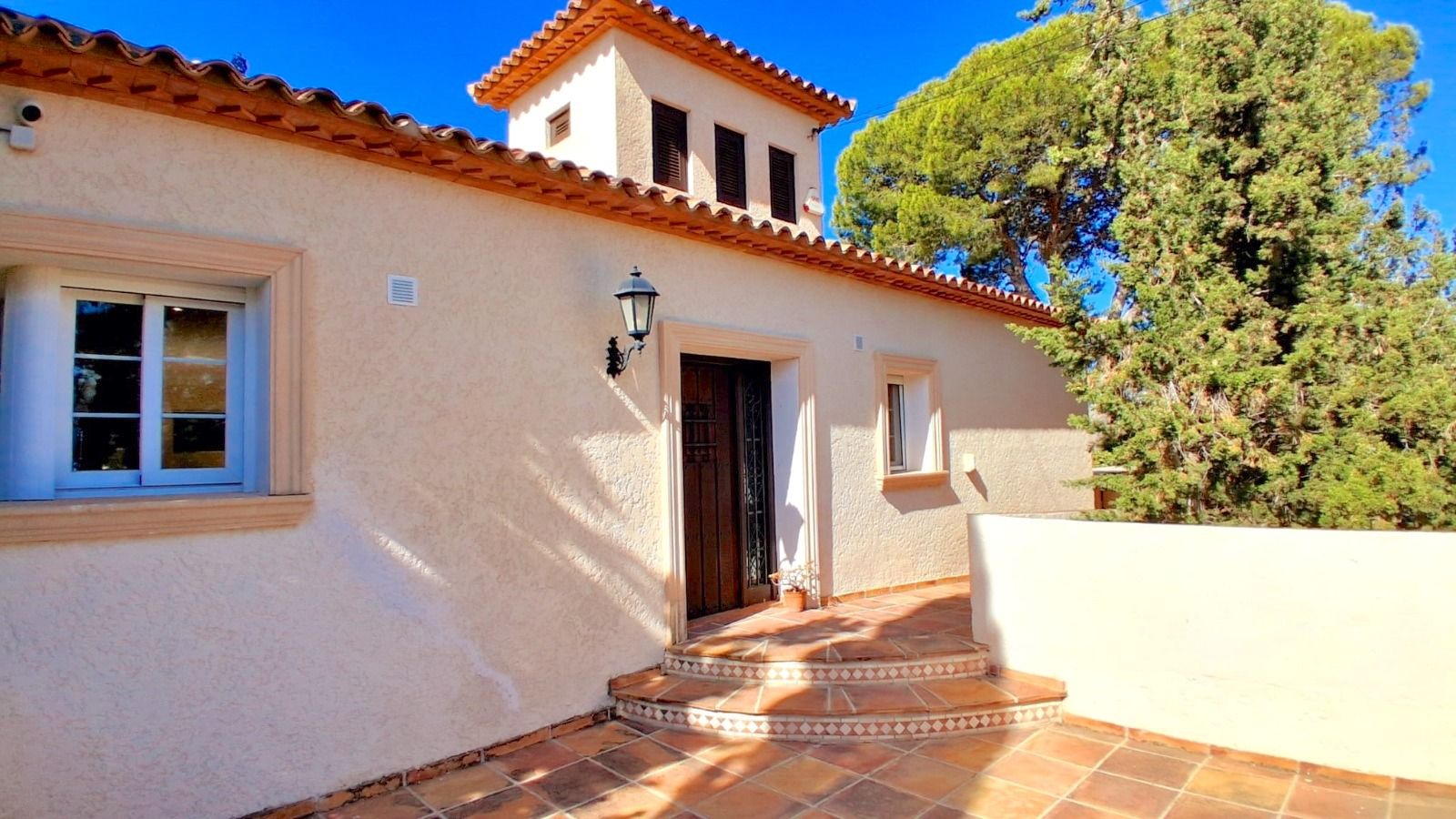 Impressive Villa with 360° panoramic views!