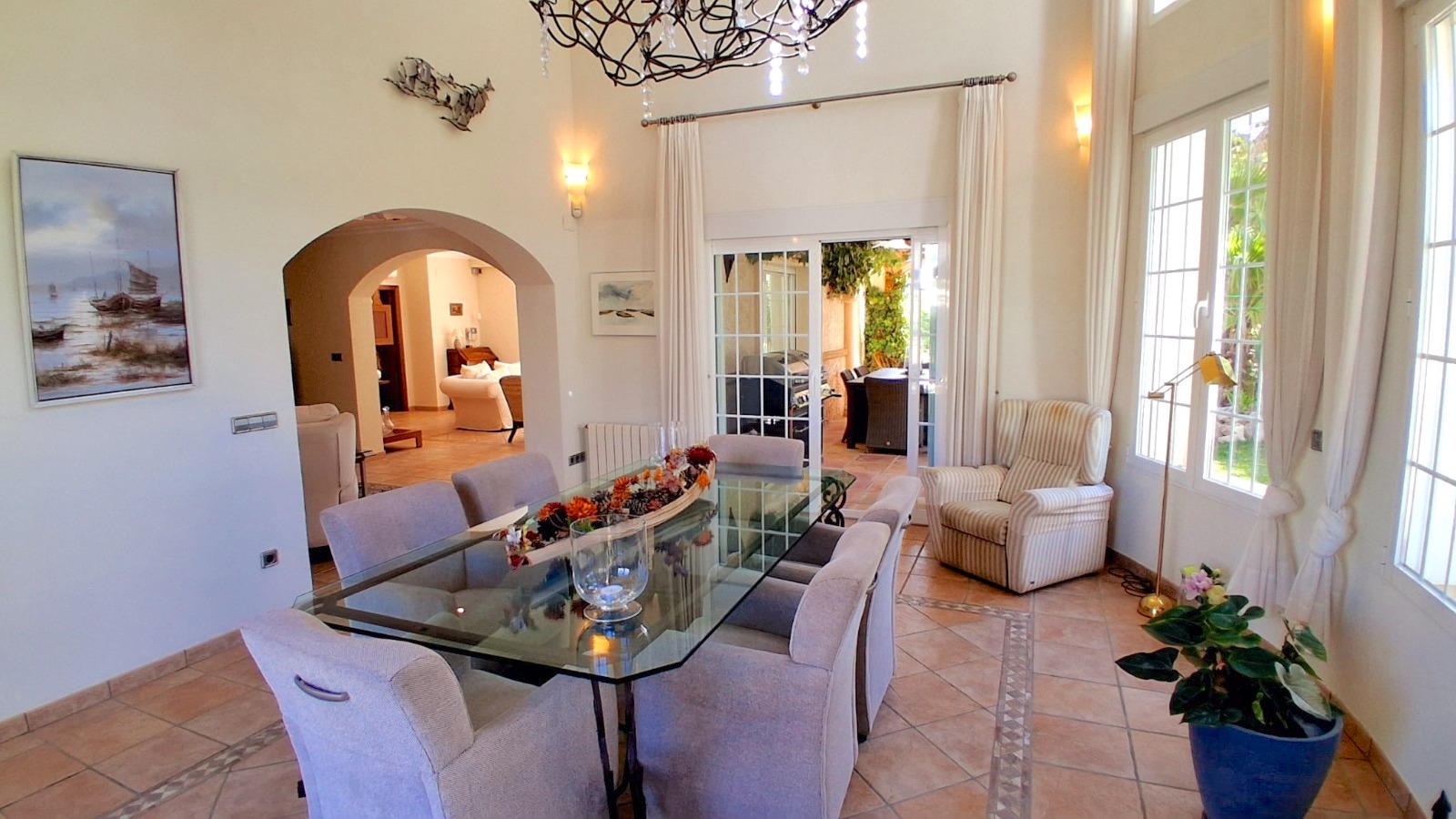 Impressive Villa with 360° panoramic views!