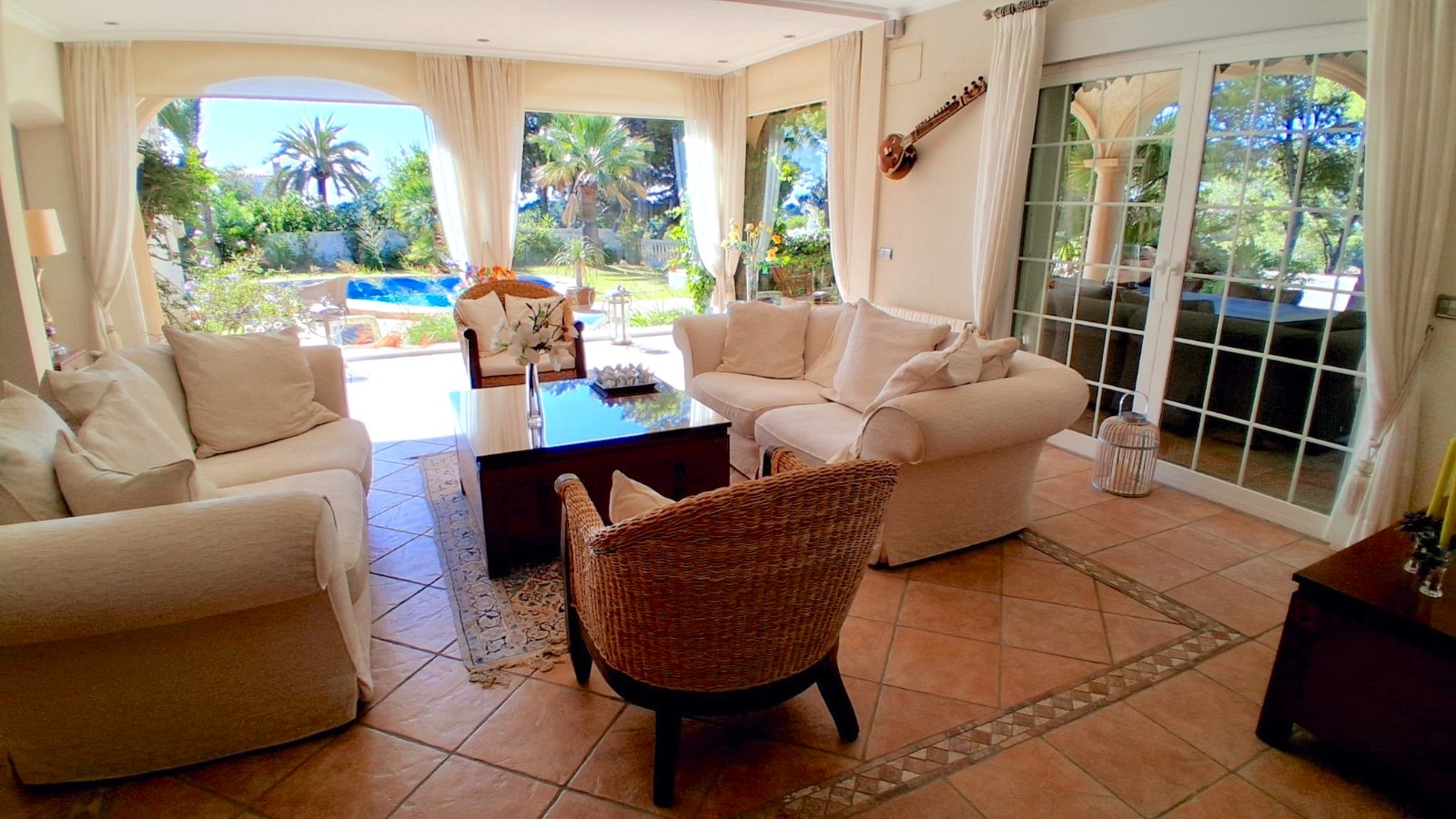 Impressive Villa with 360° panoramic views!