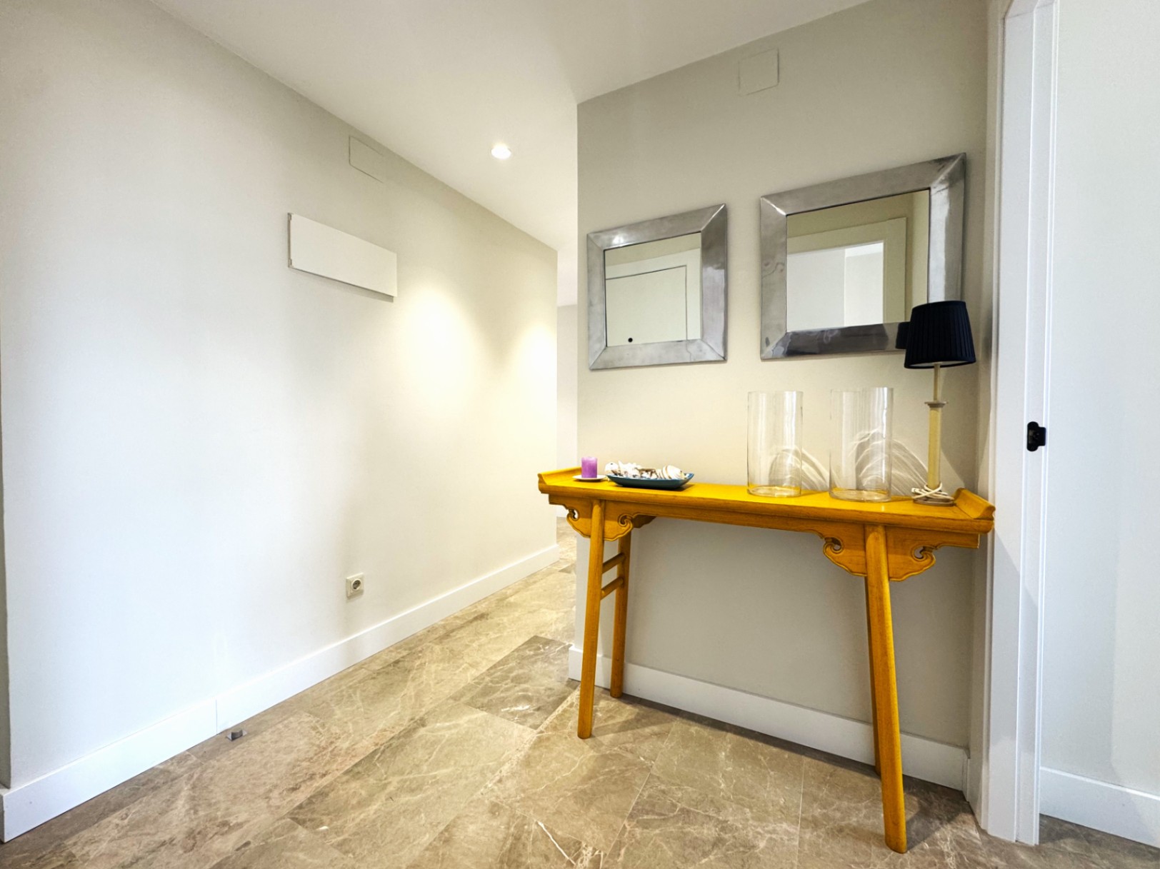 BEAUTIFUL APARTMENT JUST A FEW METERS FROM THE SEA WITH WONDERFUL VIEWS