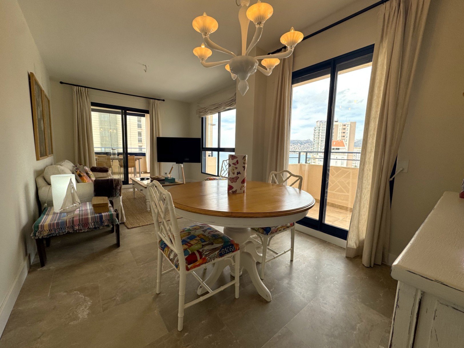 BEAUTIFUL APARTMENT JUST A FEW METERS FROM THE SEA WITH WONDERFUL VIEWS