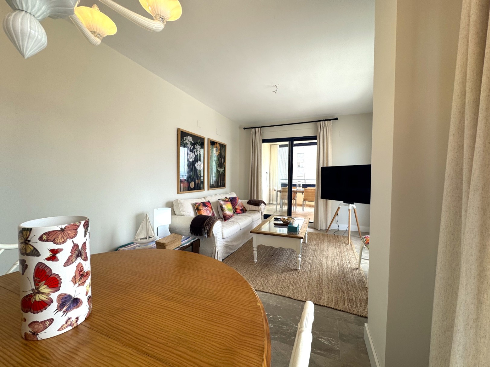 BEAUTIFUL APARTMENT JUST A FEW METERS FROM THE SEA WITH WONDERFUL VIEWS