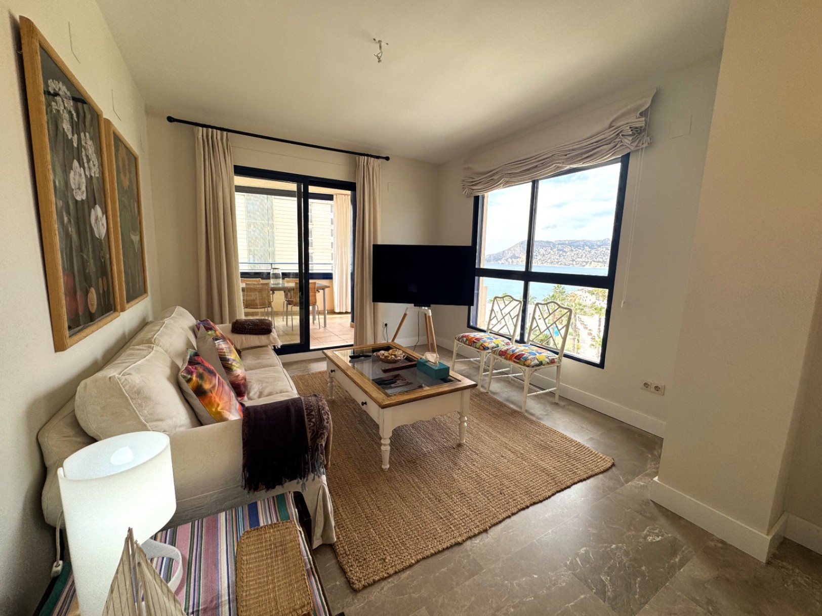 BEAUTIFUL APARTMENT JUST A FEW METERS FROM THE SEA WITH WONDERFUL VIEWS