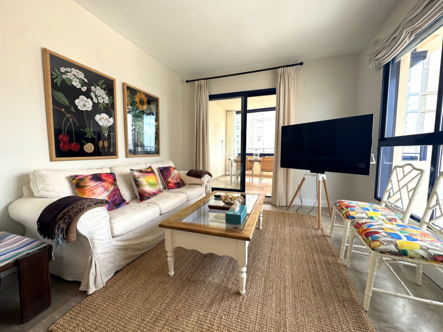 BEAUTIFUL APARTMENT JUST A FEW METERS FROM THE SEA WITH WONDERFUL VIEWS
