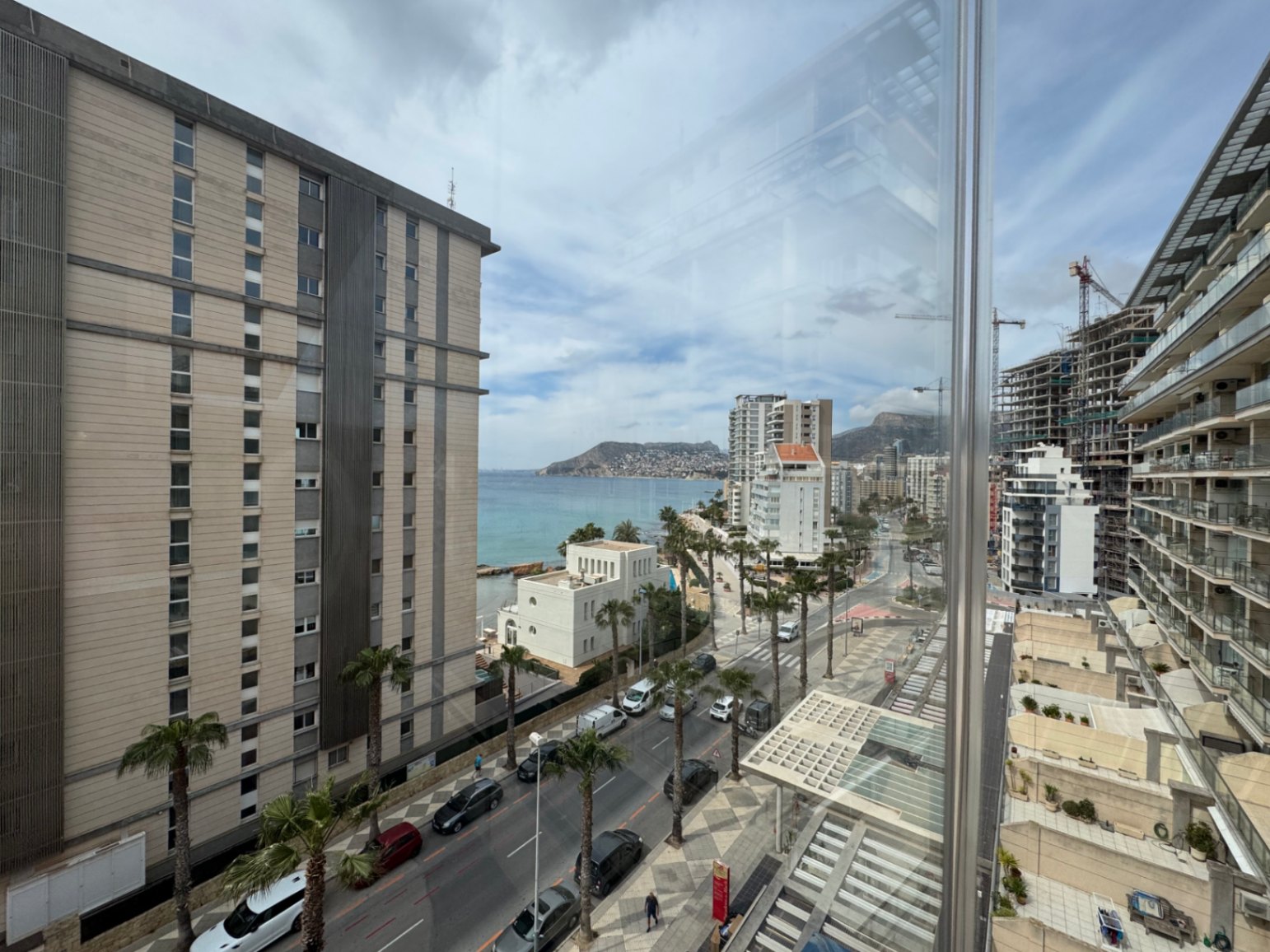 BEAUTIFUL APARTMENT JUST A FEW METERS FROM THE SEA WITH WONDERFUL VIEWS