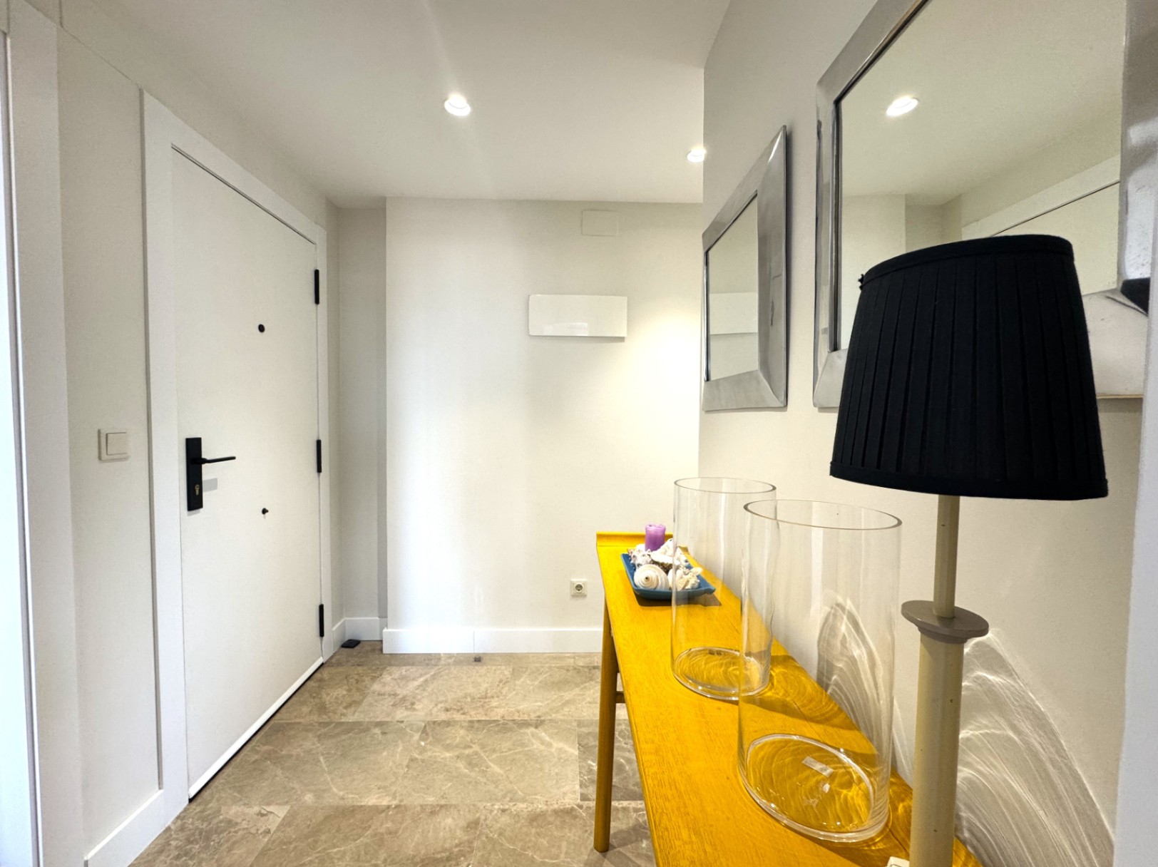 BEAUTIFUL APARTMENT JUST A FEW METERS FROM THE SEA WITH WONDERFUL VIEWS