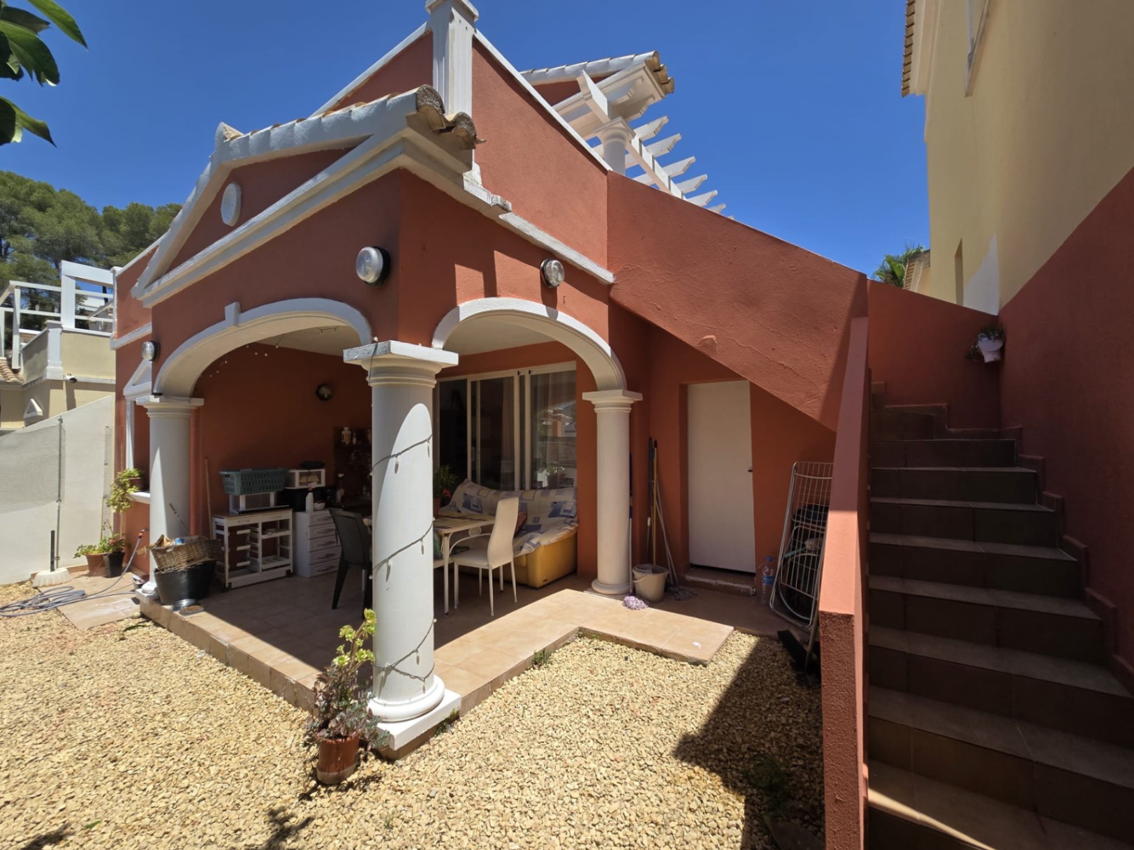 PRECIOUS BUNGALOW WITH OPEN MOUNTAIN VIEWS IN CALPE