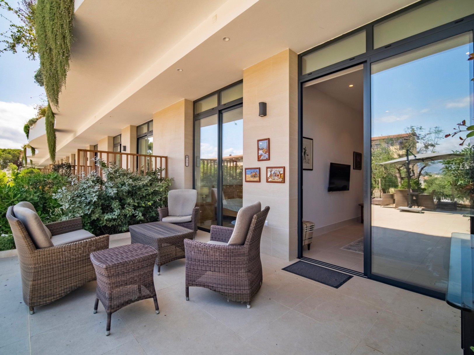Fantastic modern groundfloor apartment