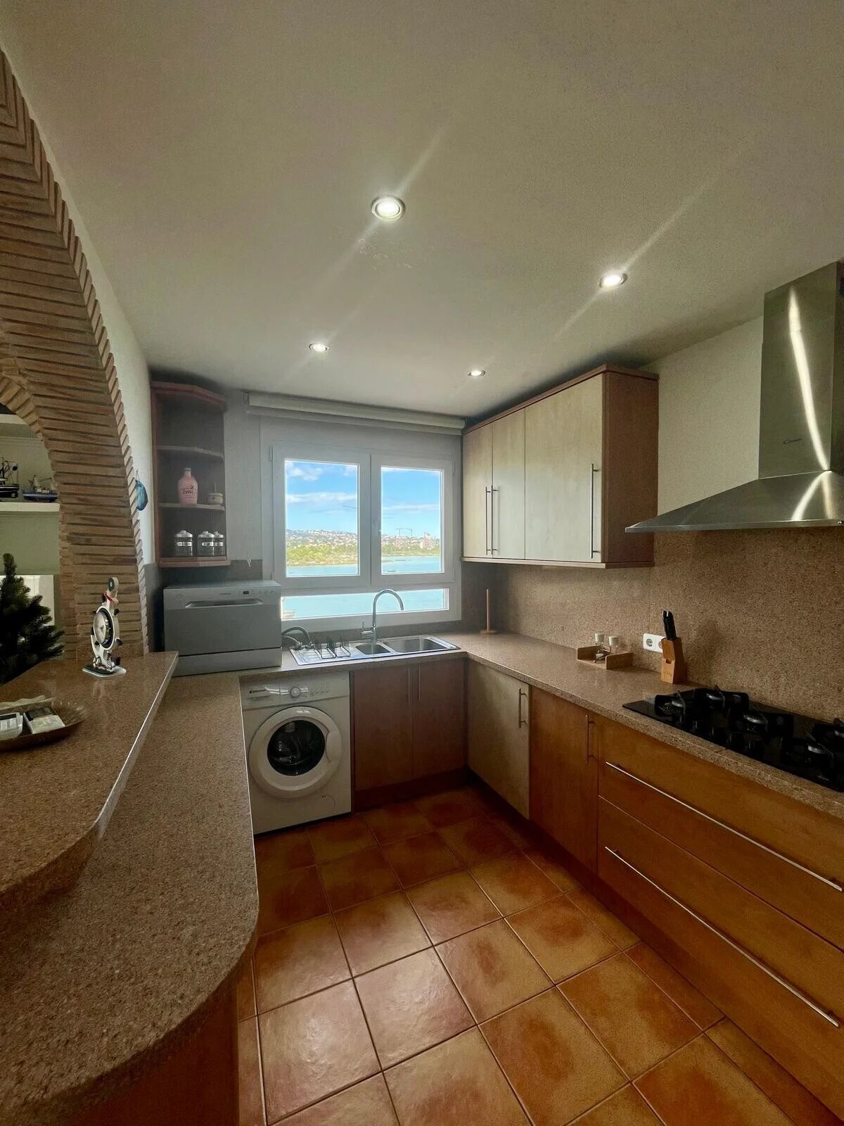 Beautiful 3-bedroom apartment in Calpe, 20 meters from the sea.