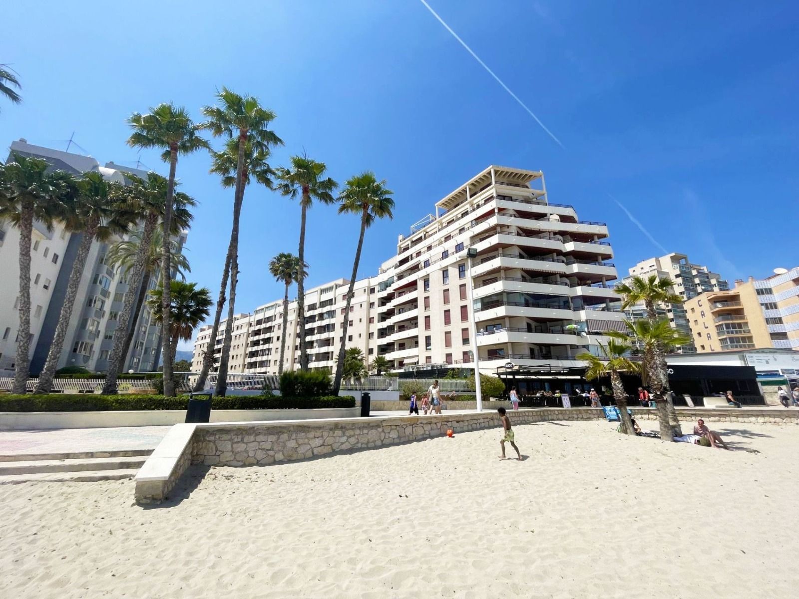 BEAUTIFUL DUPLEX PENTHOUSE IN FIRST LINE OF THE SEA IN CALPE