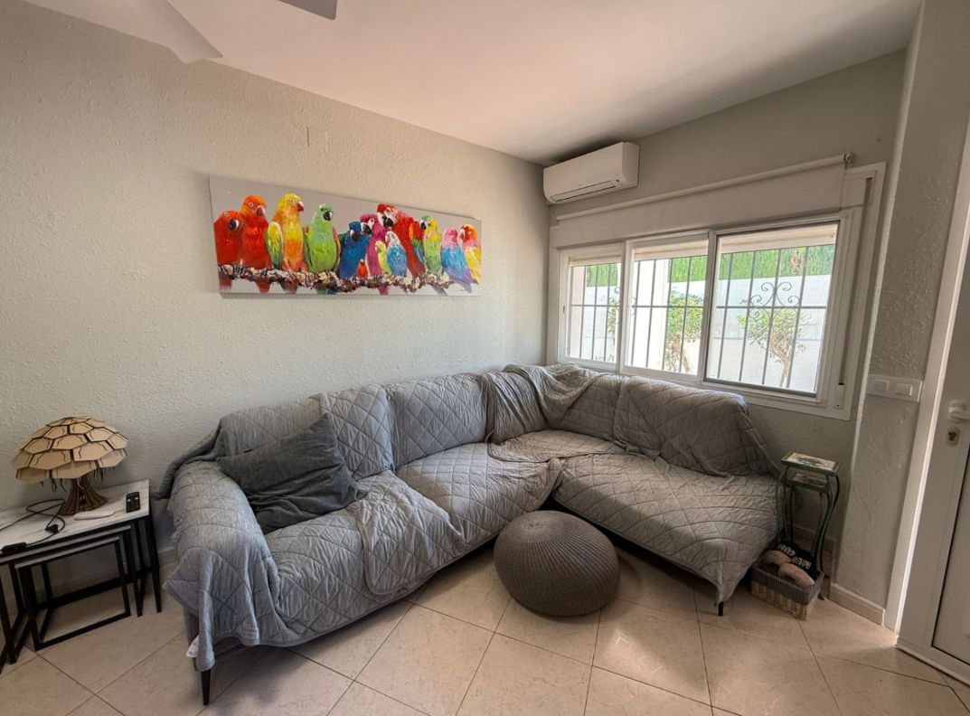NICE APARTMENT WITH LARGE TERRACE AND GARDEN