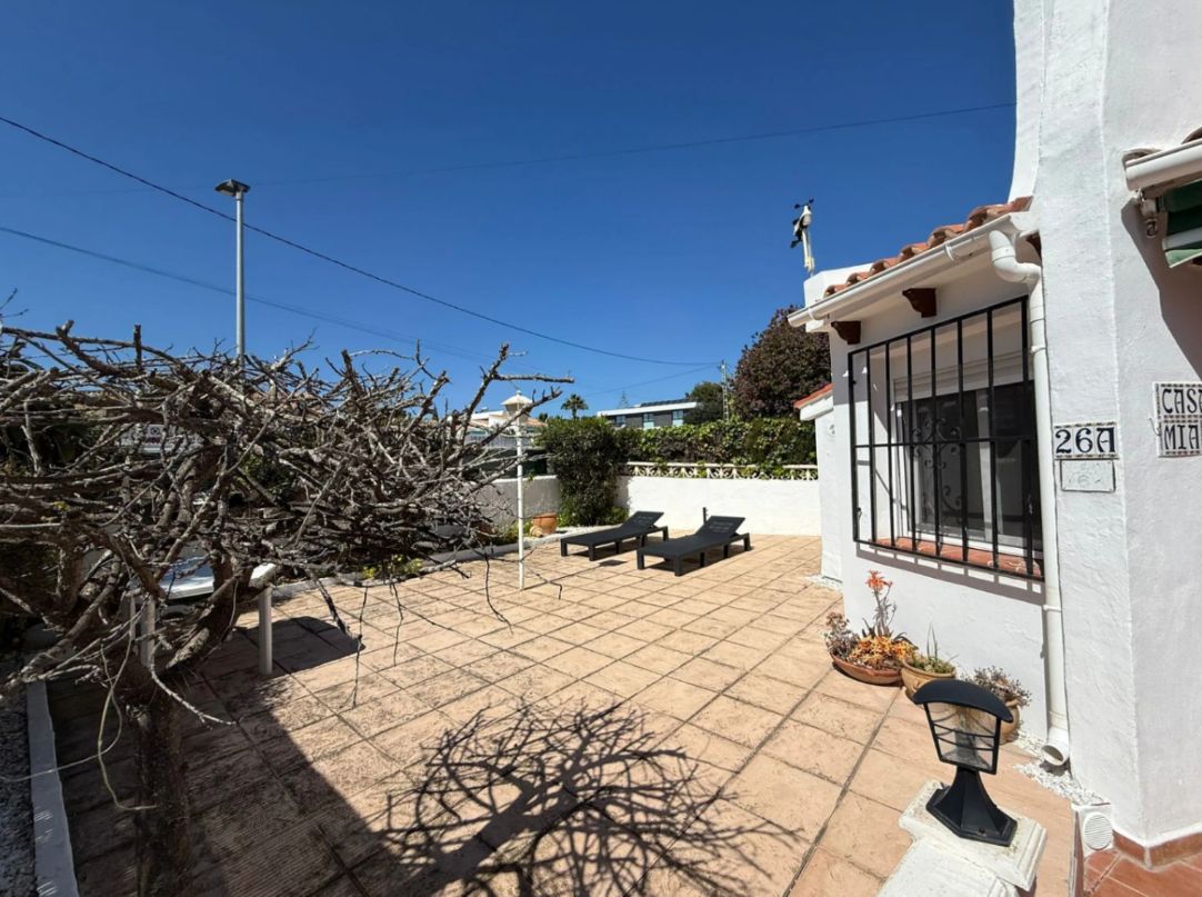 NICE APARTMENT WITH LARGE TERRACE AND GARDEN
