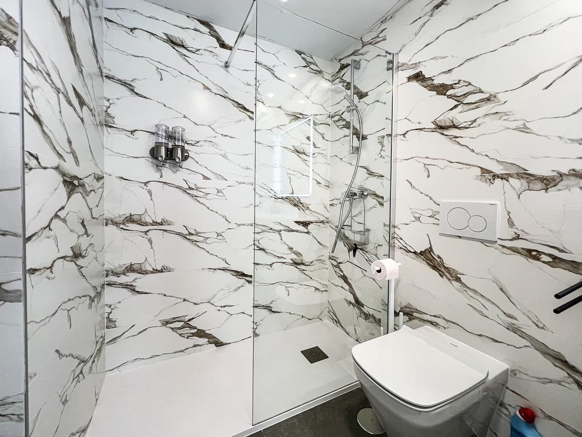 Modern Apartment in a Prestigious Residential Community