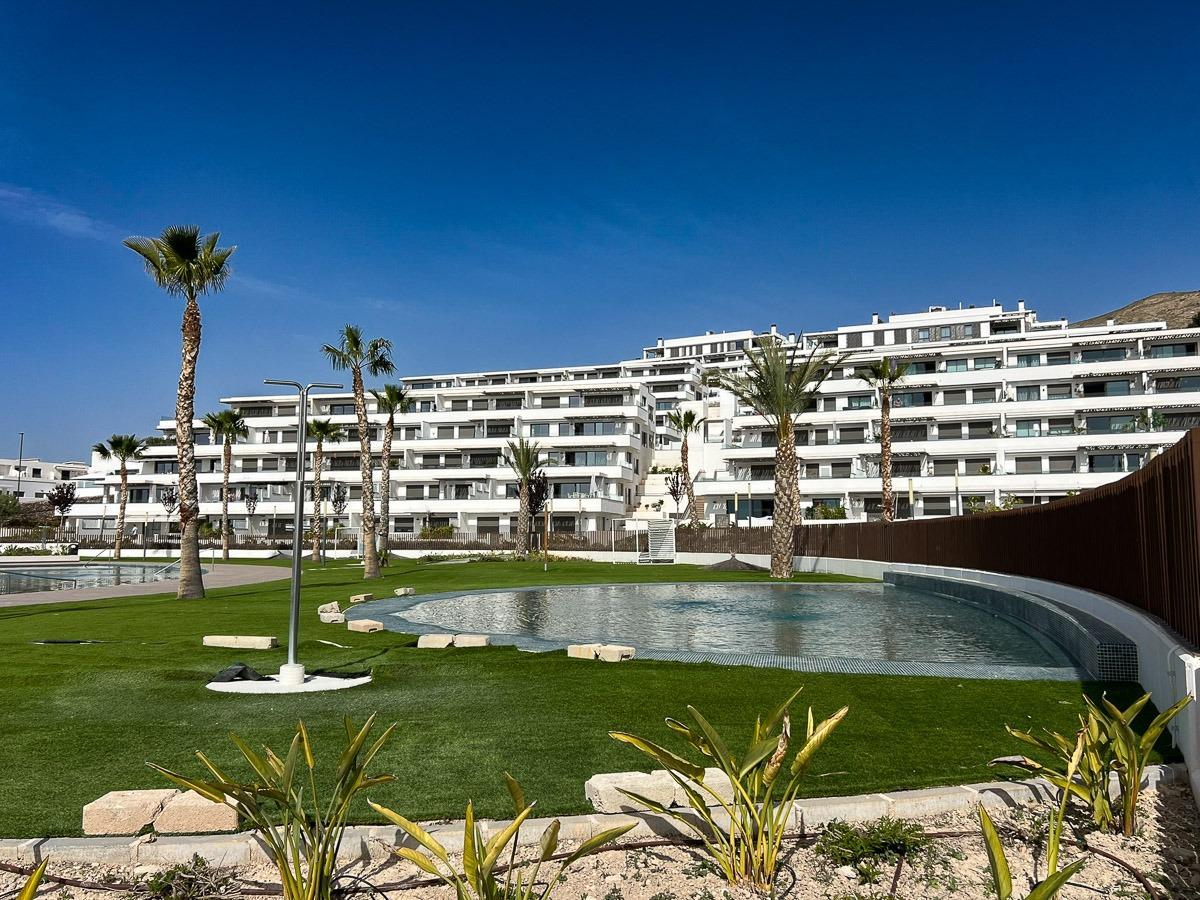 Modern Apartment in a Prestigious Residential Community