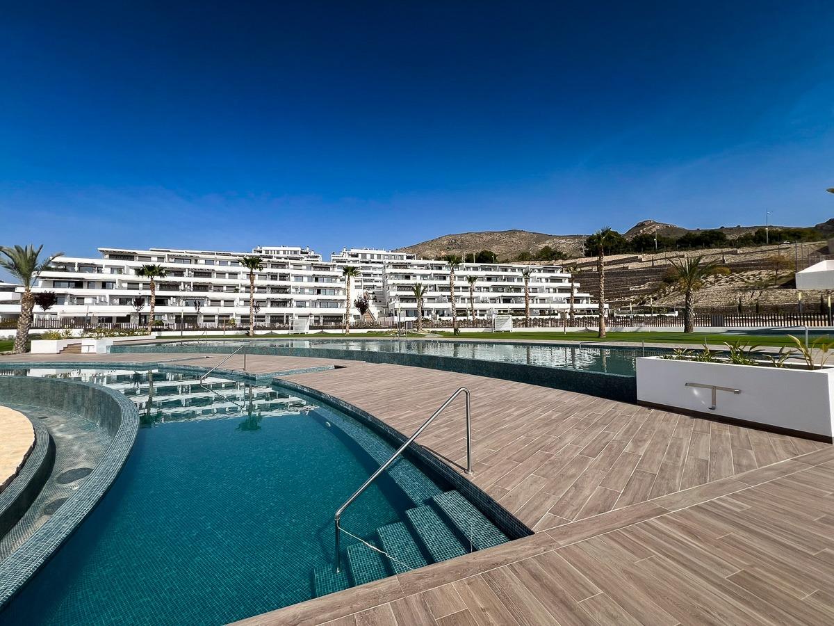 Modern Apartment in a Prestigious Residential Community