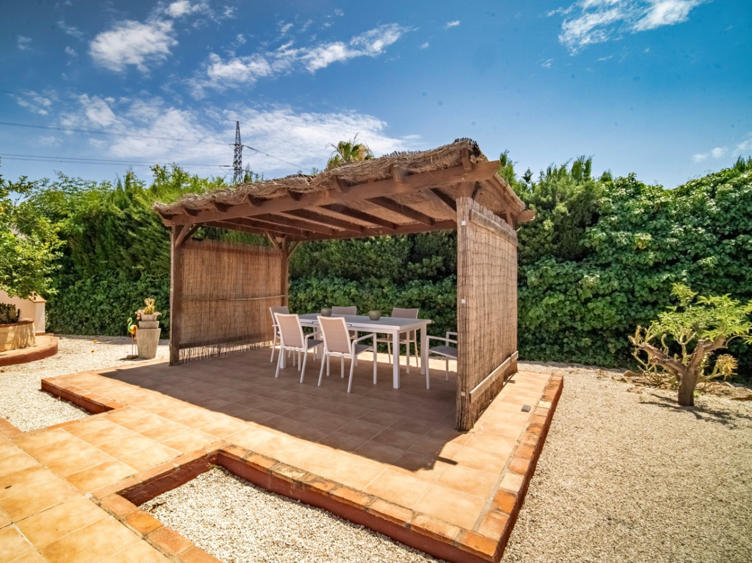 MAGNIFICENT AND SPACIOUS VILLA WITH IMPRESSIVE VIEWS OF THE SEA AND MOUNTAINS IN CALPE
