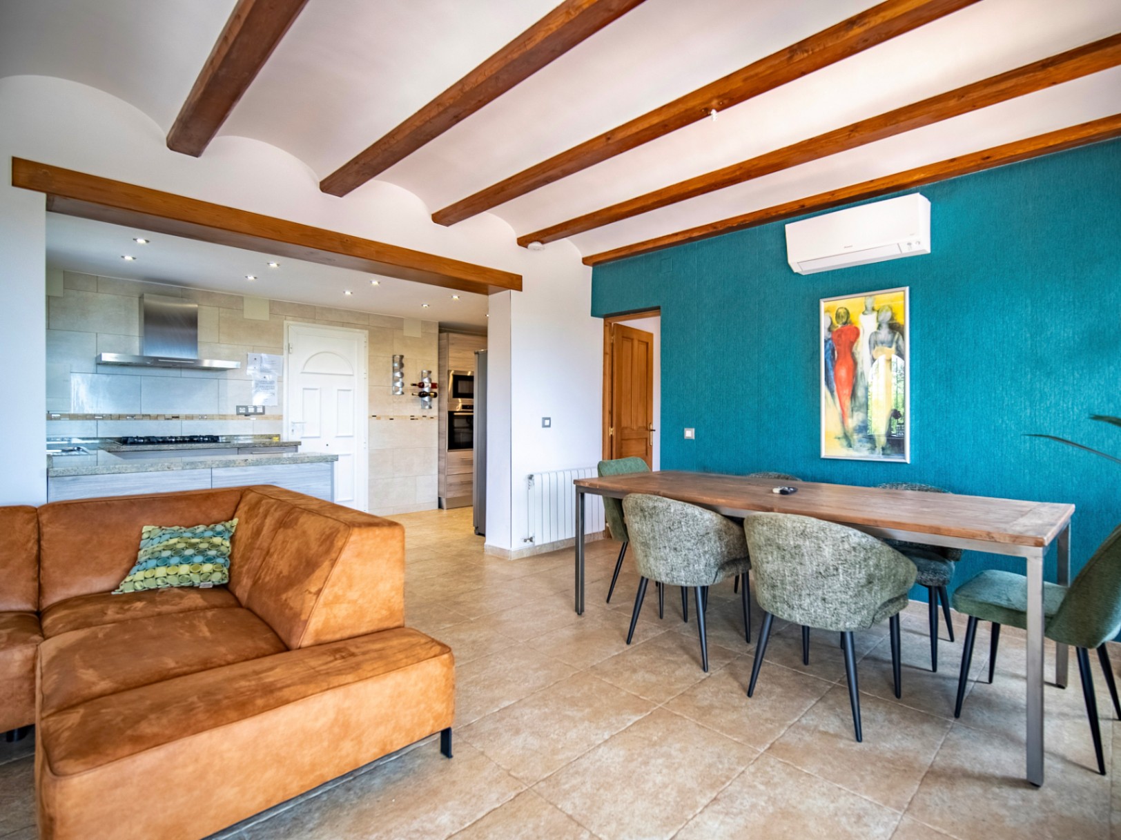 MAGNIFICENT AND SPACIOUS VILLA WITH IMPRESSIVE VIEWS OF THE SEA AND MOUNTAINS IN CALPE