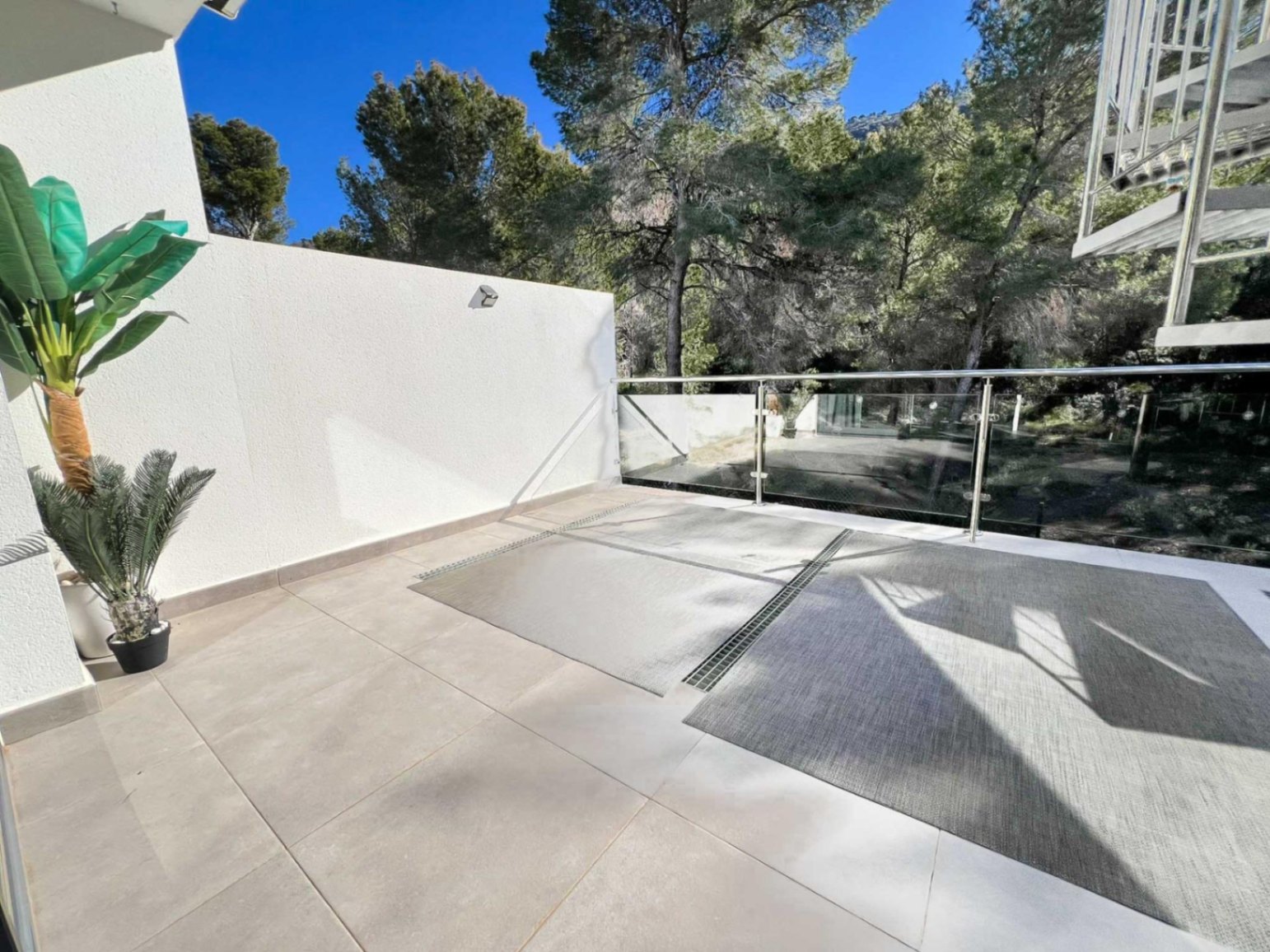 Fantastic modern house with nice views