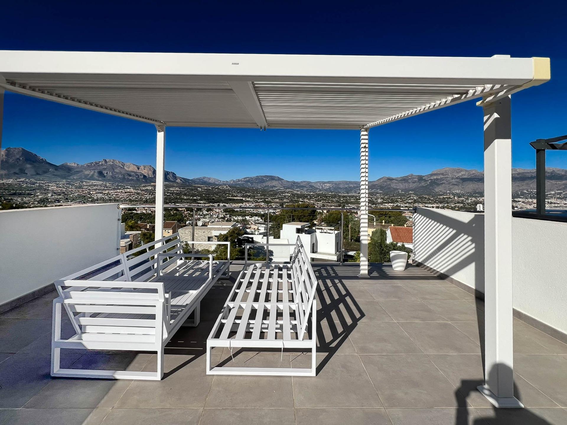 Fantastic modern house with nice views