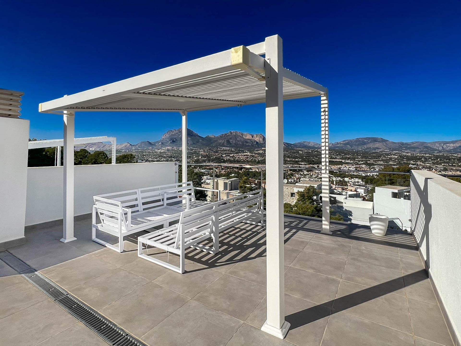 Fantastic modern house with nice views
