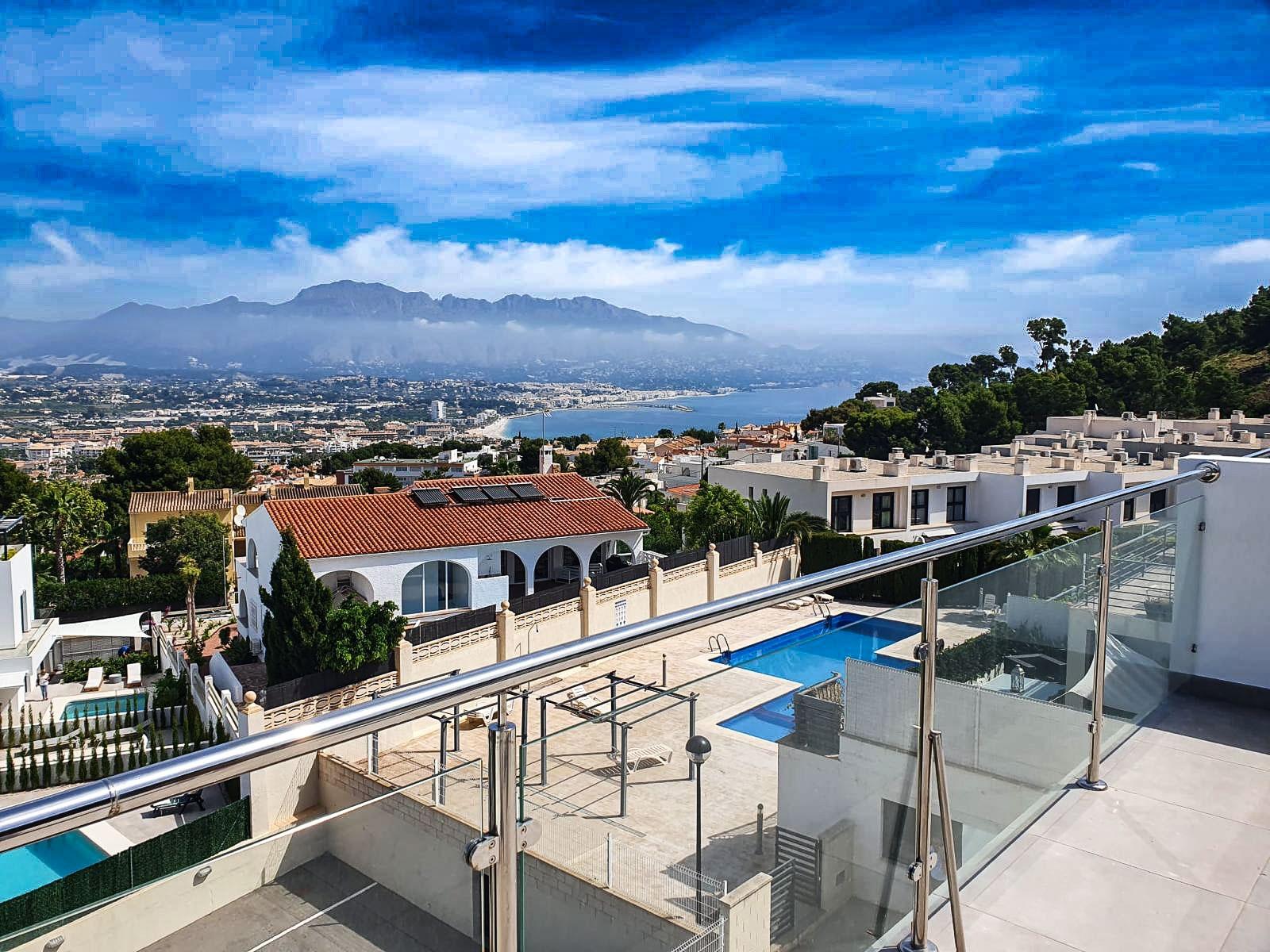 Fantastic modern house with nice views