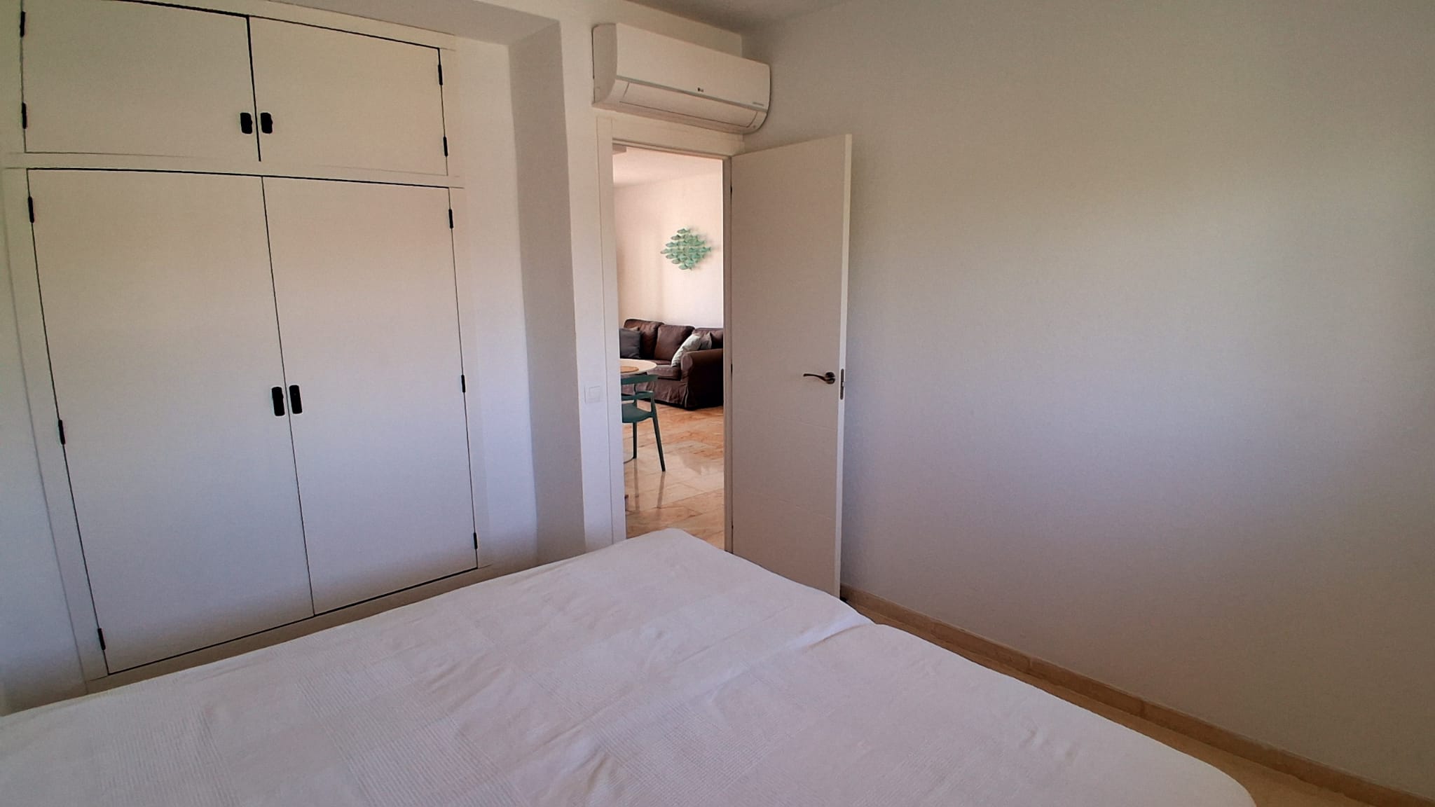 Apartment in the center of Albir with sea views.