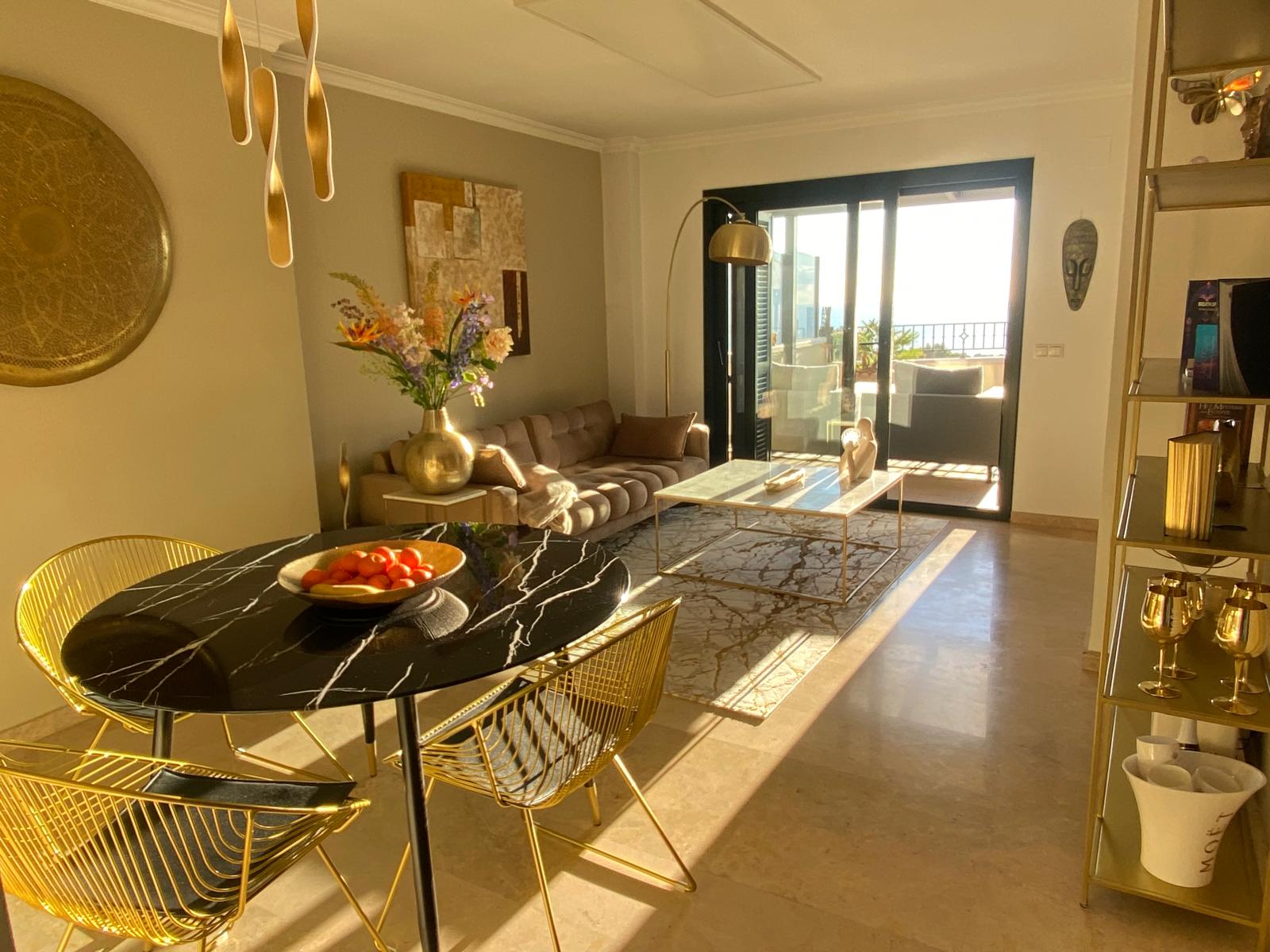 Fantastic modern apartment with sea view